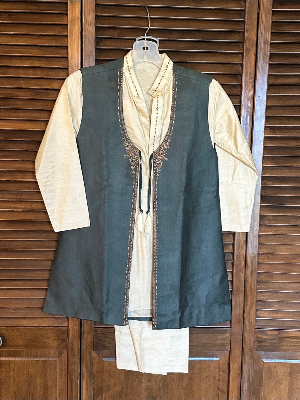 Cream Kurta Set with Dark Green Embroidered Nehru Vest